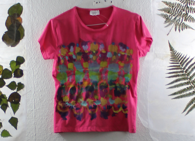 Kirsten Kötter: T-Shirt, Secondhand, bemalt, 2012