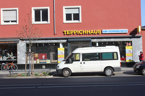 Frankfurt a. M., Am Dornbusch 24, 2021, Teppichhaus am Dornbusch, Foto: Kirsten Kötter