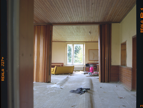 Lounge / Aufenthaltsraum, 2002, photography, 70 × 70 cm (detail), Project: Jugendherberge Veckerhagen
  (Kirsten Kötter)